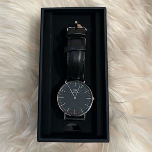 Classic Daniel Wellington Watch in Black and Silver